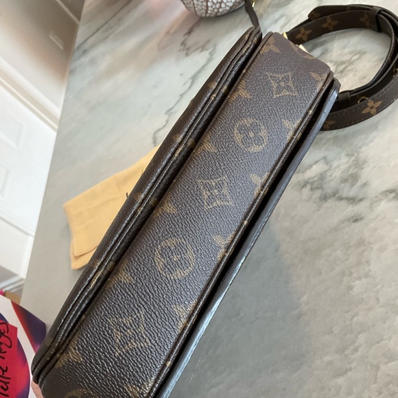 SOLD Beautiful Louis Vuitton Monogram Pouchette Métis - Picture 14 of 16